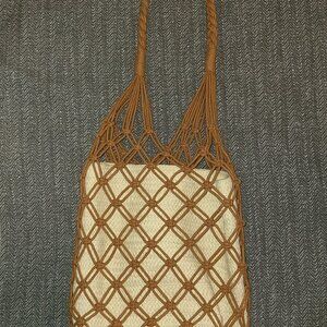 Straw and mesh shoulder bag purse- snap closure- medium size